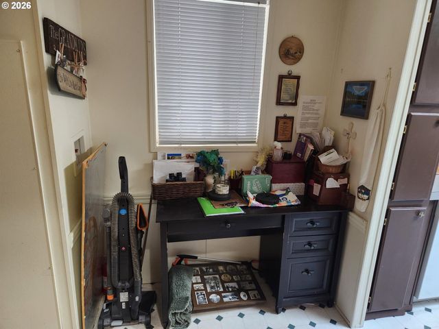 204 TROUT Loop, Roseburg, OR 97471