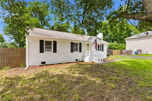 3616 Parr LN, Chesapeake, VA 23323