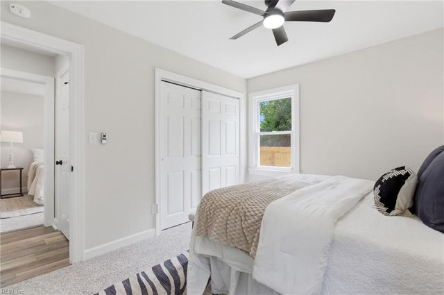 3616 Parr LN, Chesapeake, VA 23323