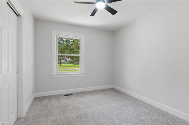 3616 Parr LN, Chesapeake, VA 23323