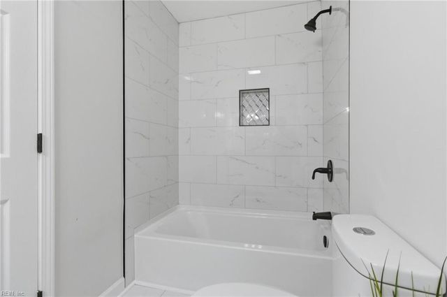 3616 Parr LN, Chesapeake, VA 23323