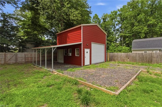 3616 Parr LN, Chesapeake, VA 23323