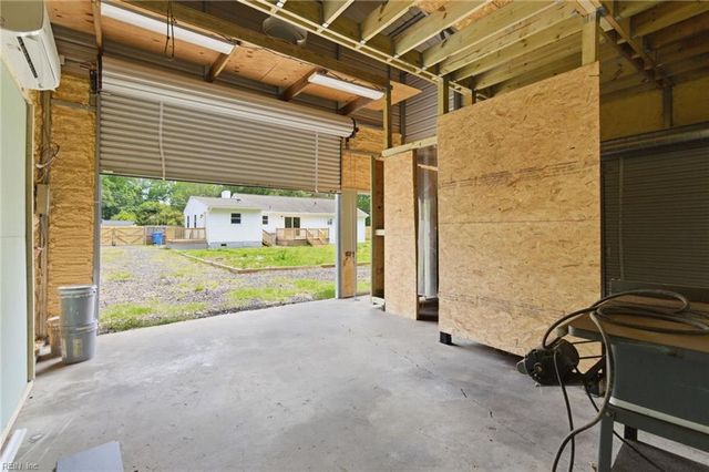 3616 Parr LN, Chesapeake, VA 23323