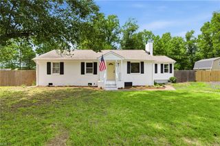 3616 Parr LN, Chesapeake, VA 23323