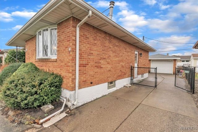 204 Diane Drive, Cheektowaga, NY 14225