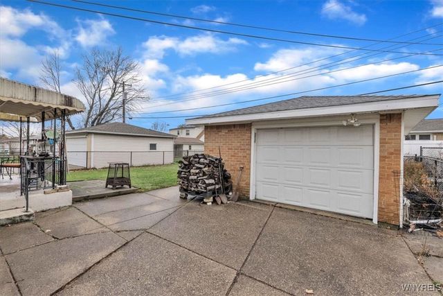 204 Diane Drive, Cheektowaga, NY 14225