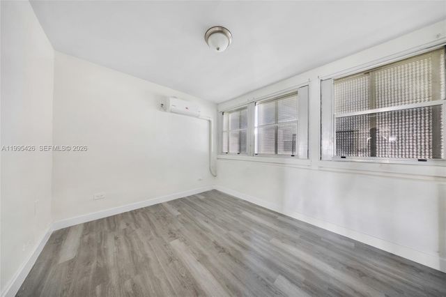 2520 NW 2nd Dr, Pompano Beach, FL 33064