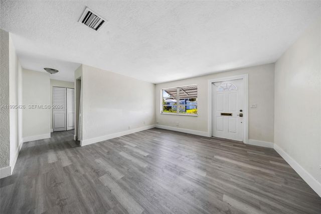 2520 NW 2nd Dr, Pompano Beach, FL 33064