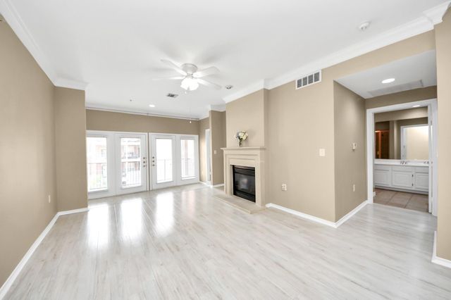 2400 Mccue Road 333, Houston, TX 77056