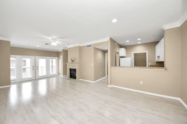 2400 Mccue Road 333, Houston, TX 77056