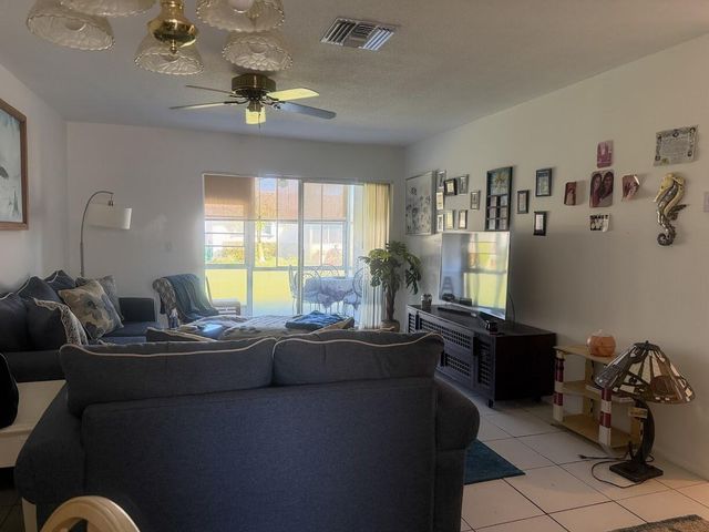 2936 Ashley Drive E B, West Palm Beach, FL 33415