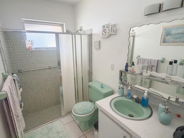 2936 Ashley Drive E B, West Palm Beach, FL 33415