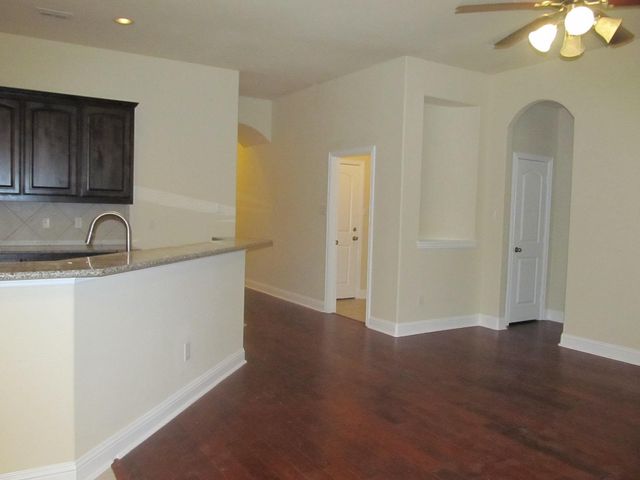 4024 Eric Drive, Heartland, TX 75126