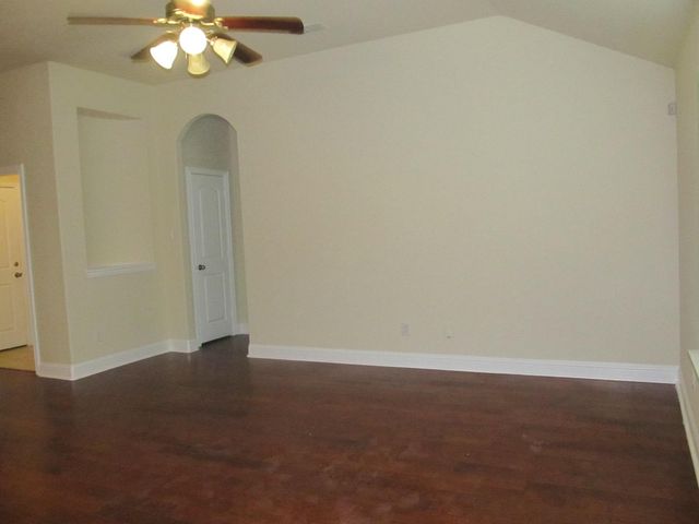 4024 Eric Drive, Heartland, TX 75126