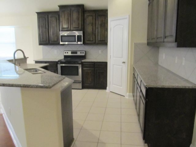 4024 Eric Drive, Heartland, TX 75126