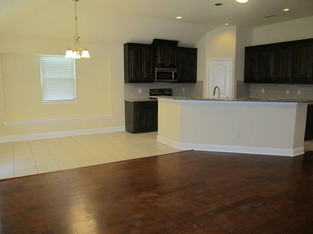 4024 Eric Drive, Heartland, TX 75126