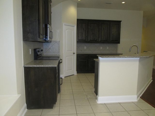 4024 Eric Drive, Heartland, TX 75126