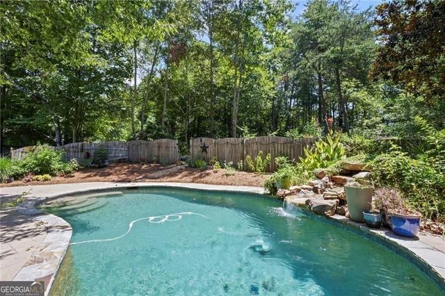 6732 Willowbrook Trail, Flowery Branch, GA 30542