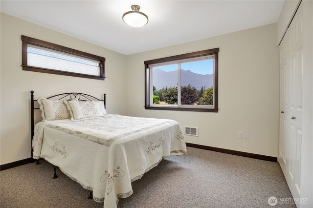 38324 State Route 530 NE, Arlington, WA 98223