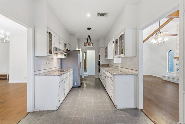 103 castleoaks, Castle Hills, TX 78213