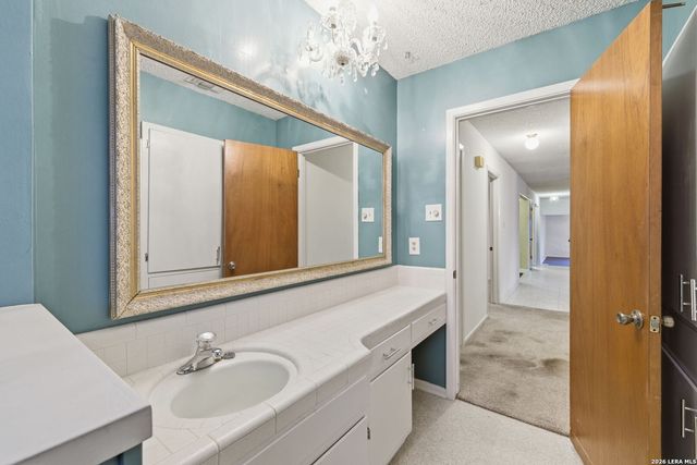 103 castleoaks, Castle Hills, TX 78213