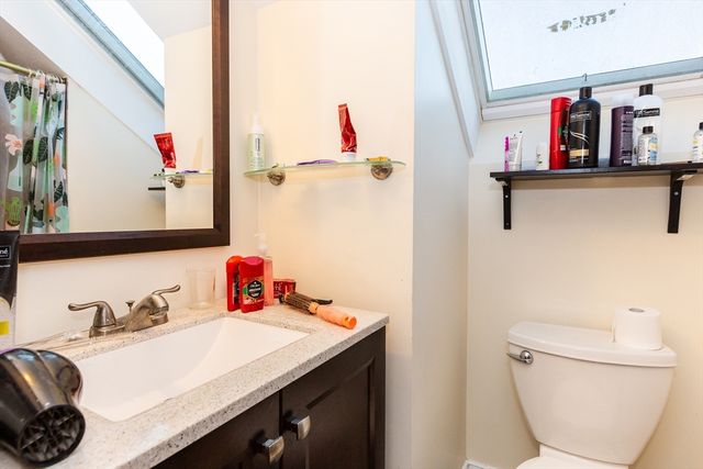 186 Calumet St 186, Boston, MA 02120