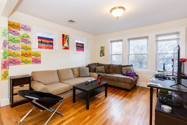 186 Calumet St 186, Boston, MA 02120