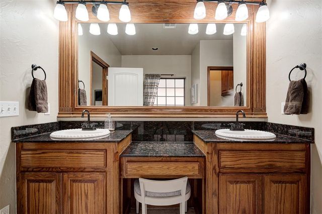 2812 Mirage Street, Yukon, OK 73099