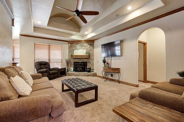 2812 Mirage Street, Yukon, OK 73099