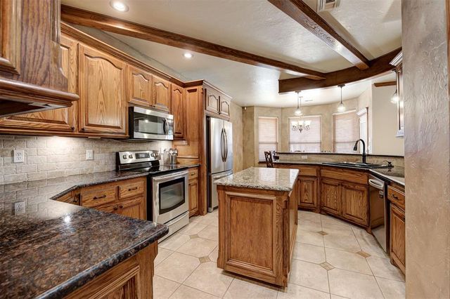 2812 Mirage Street, Yukon, OK 73099