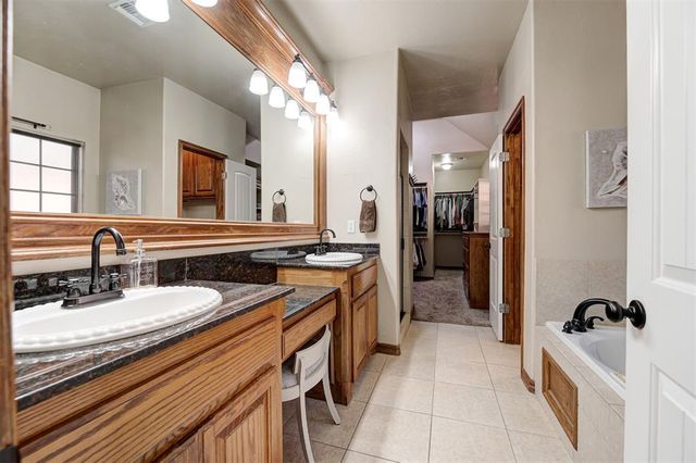 2812 Mirage Street, Yukon, OK 73099