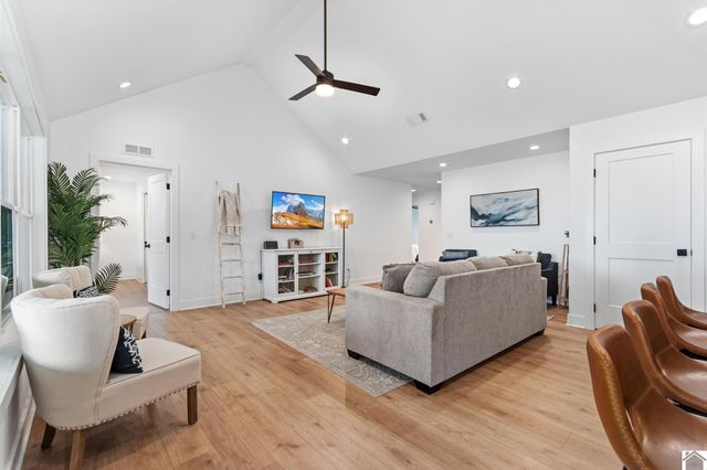 166 Chancey Drive, Murray, KY 42071