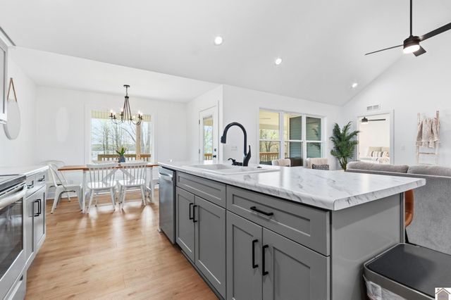 166 Chancey Drive, Murray, KY 42071