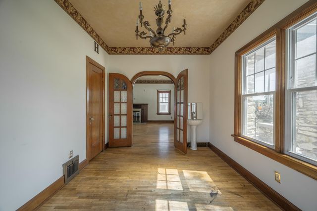 400 S Jefferson Street, Neosho, MO 64850