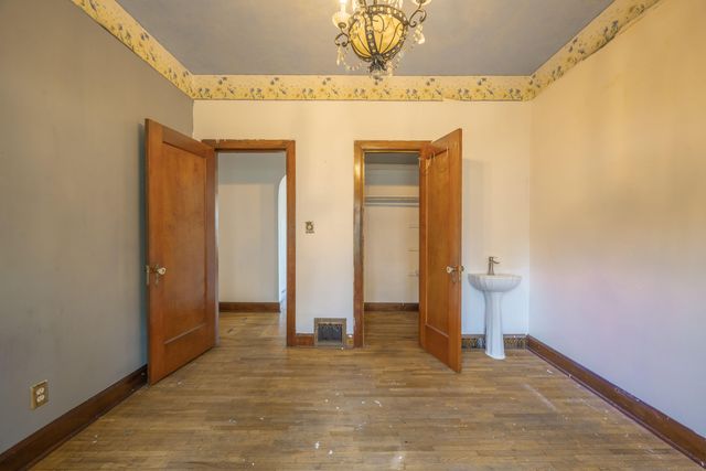 400 S Jefferson Street, Neosho, MO 64850