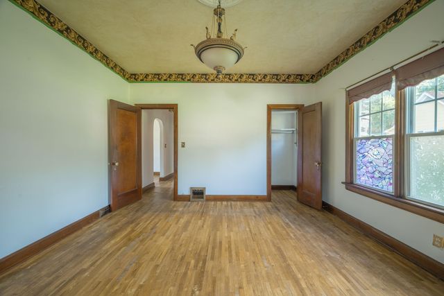 400 S Jefferson Street, Neosho, MO 64850