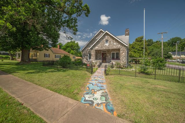 400 S Jefferson Street, Neosho, MO 64850