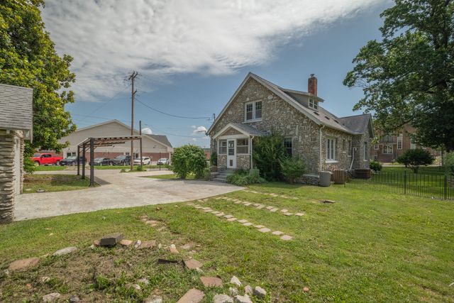 400 S Jefferson Street, Neosho, MO 64850