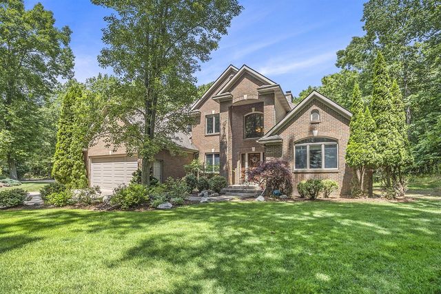 17055 Forest Lake Drive, West Olive, MI 49460