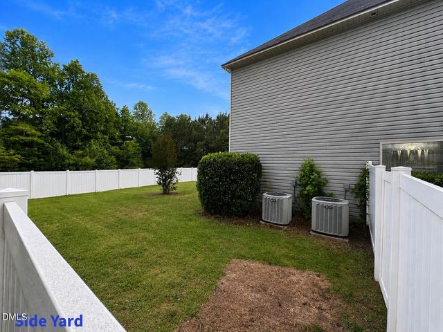 87 Coopers Creek Avenue, Spring Lake, NC 28390