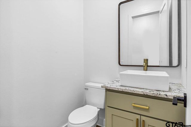 12301 Harlon, Flint, TX 75762