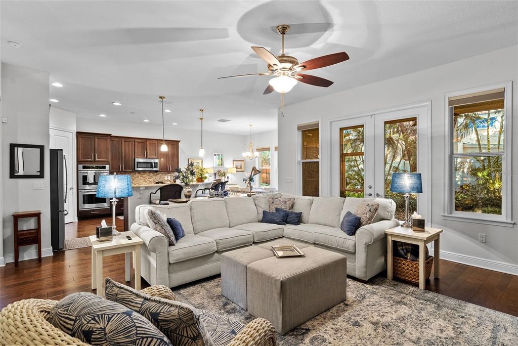 Image 2 of property listing at 1504 S OBRAPIA STREET, Tampa, FL 33629