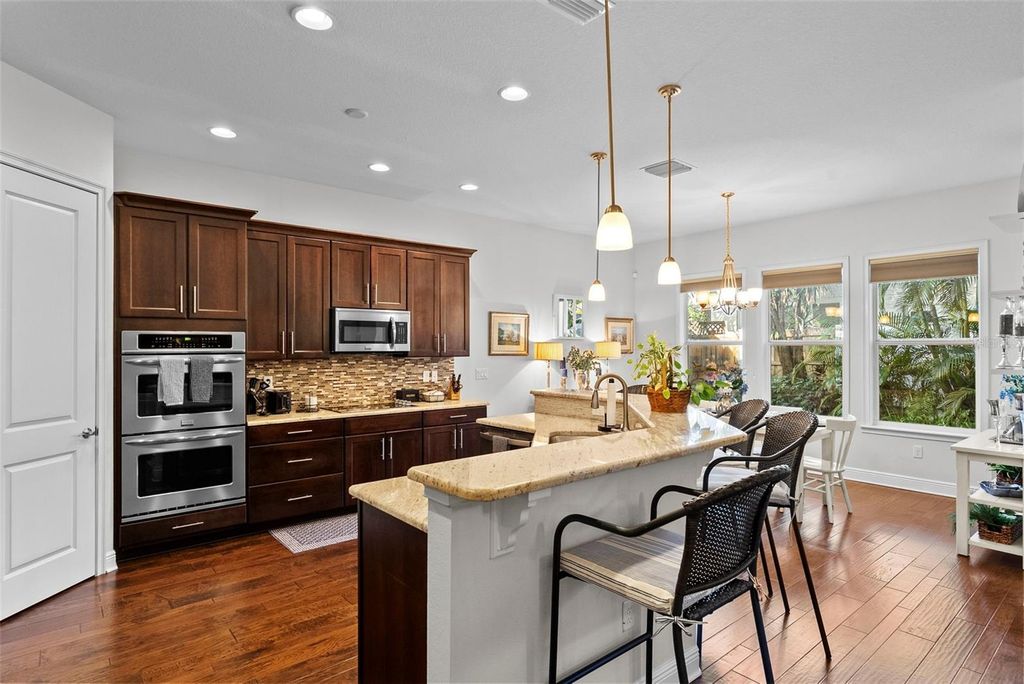 Image 3 of property listing at 1504 S OBRAPIA STREET, Tampa, FL 33629