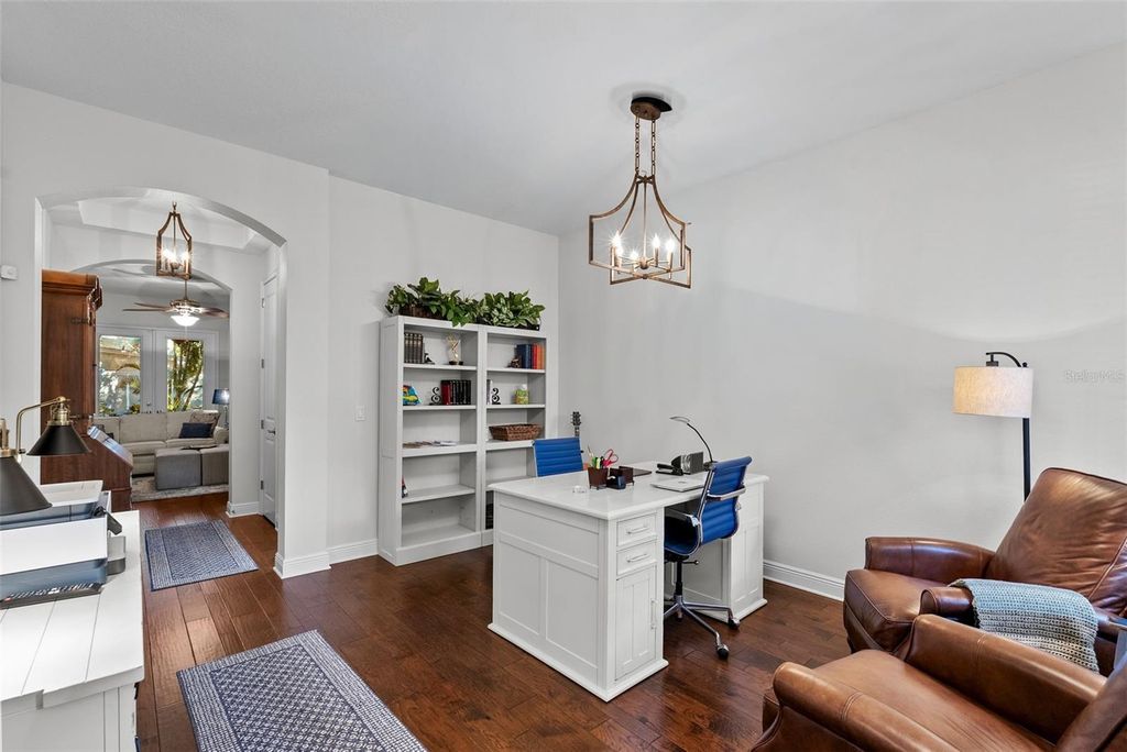 Image 7 of property listing at 1504 S OBRAPIA STREET, Tampa, FL 33629