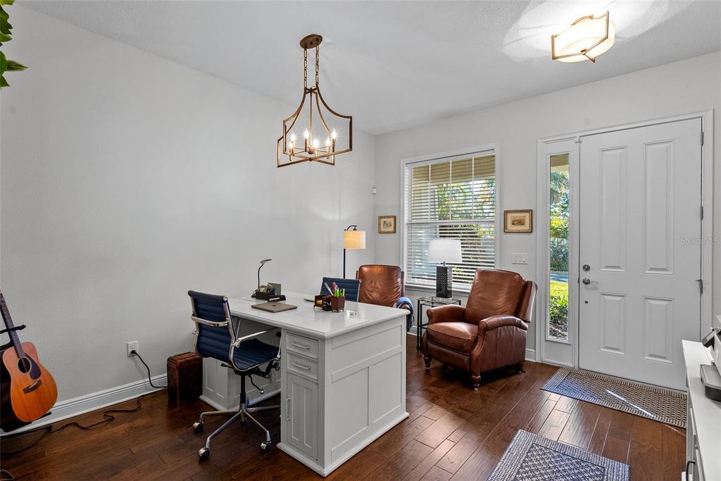 Image 8 of property listing at 1504 S OBRAPIA STREET, Tampa, FL 33629