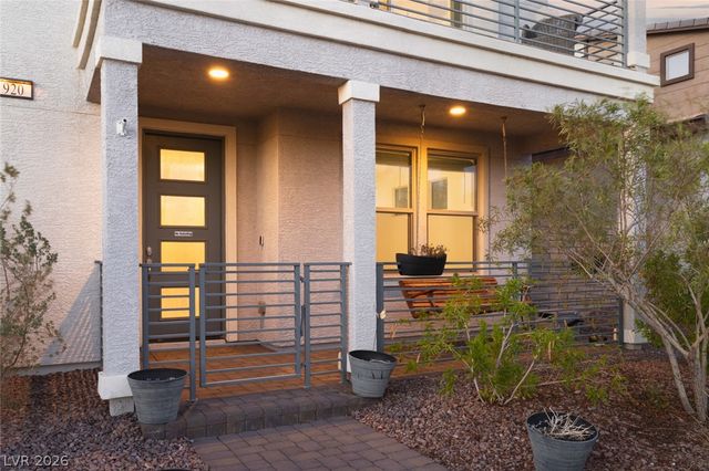 920 East Sunset Road, Henderson, NV 89011