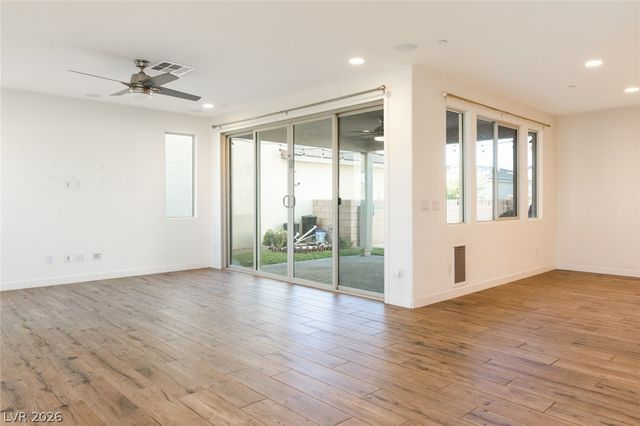 920 East Sunset Road, Henderson, NV 89011