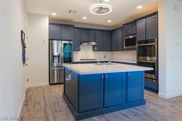 920 East Sunset Road, Henderson, NV 89011