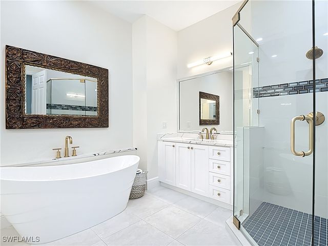 3695 Montreux LN 201, Naples, FL 34114