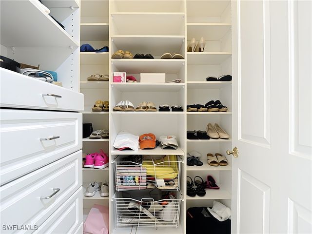 3695 Montreux LN 201, Naples, FL 34114